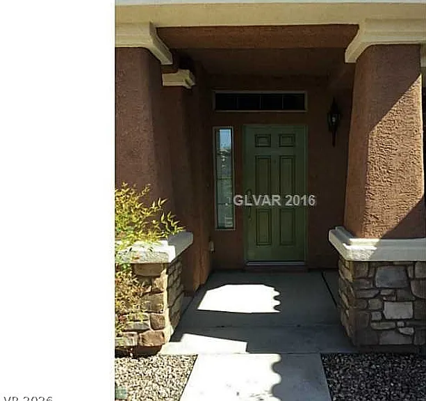2720 Craigmillar St — Photo 2