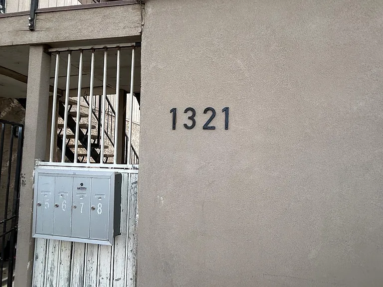 1321 W Vogel Ave #5 — Photo 11