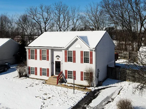10400 Bear Creek Dr, Hagerstown, MD 21740