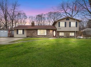 9366 Cedar Lake Rd, Pinckney, MI 48169