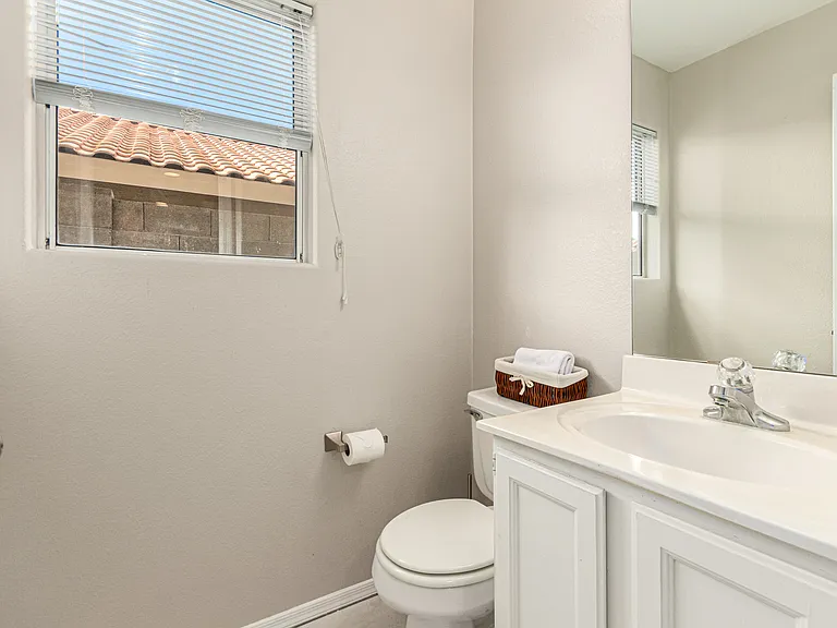 3223 E Poinsettia Dr — Photo 18