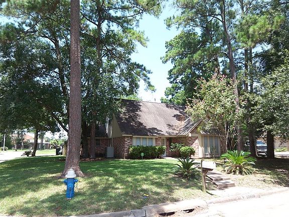 3rd image of 10618 Windriver Dr