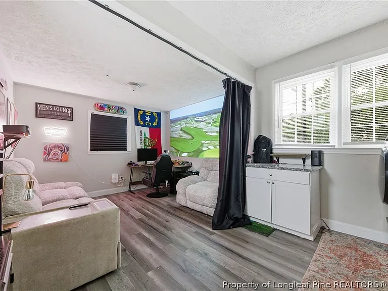 202 N Jackson St — Photo 20
