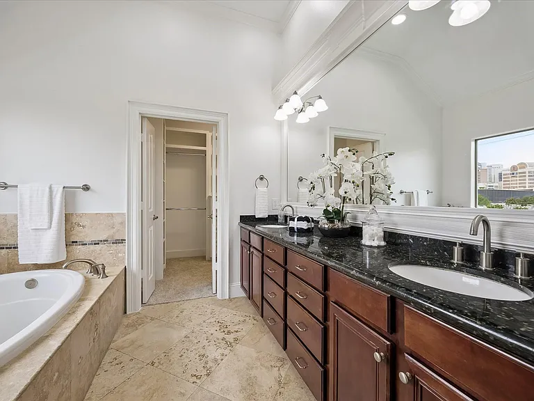 6832 Staffordshire Blvd — Photo 20