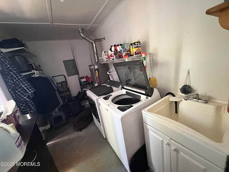 28 New Monmouth Rd #2 — Photo 10