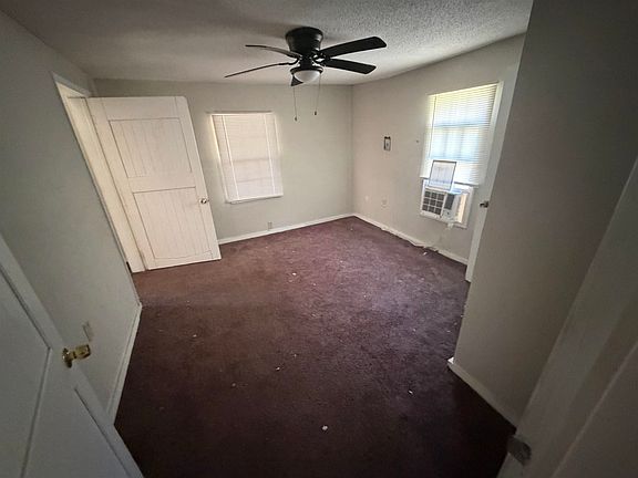 3rd image of 3044 Green Rd