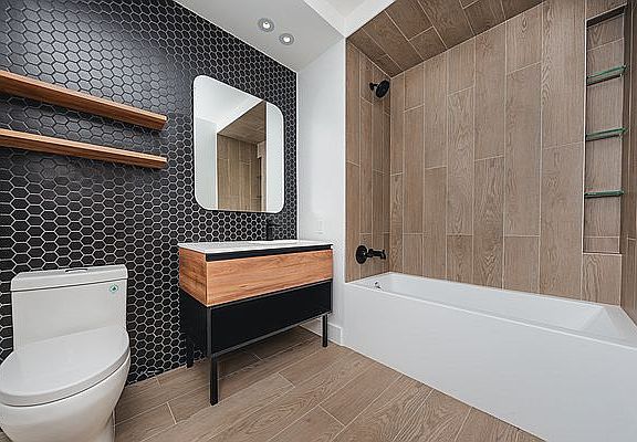 5th image of 250 Gold St #224