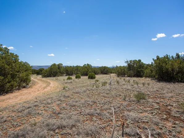 17 Loma Parda Rd, Mountainair, NM 87036