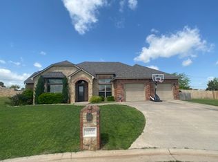 1201 Pebble Trl, Elgin, OK 73538