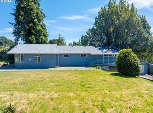 1648 View St, Myrtle Point, OR 97458