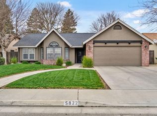5822 W Oak St, Visalia, CA 93291