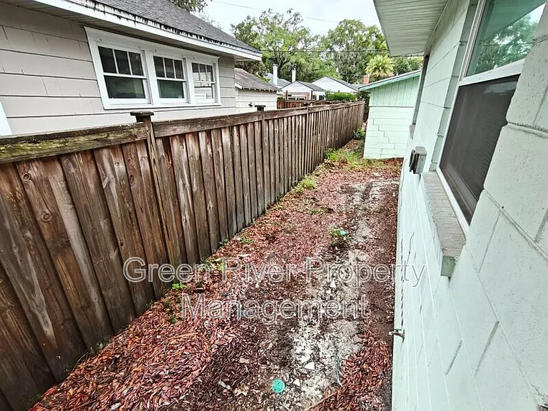 1654 Talbot Ave — Photo 26