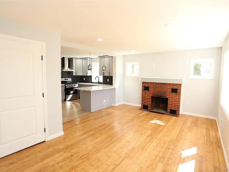 149 Brightwood Ave — Photo 3