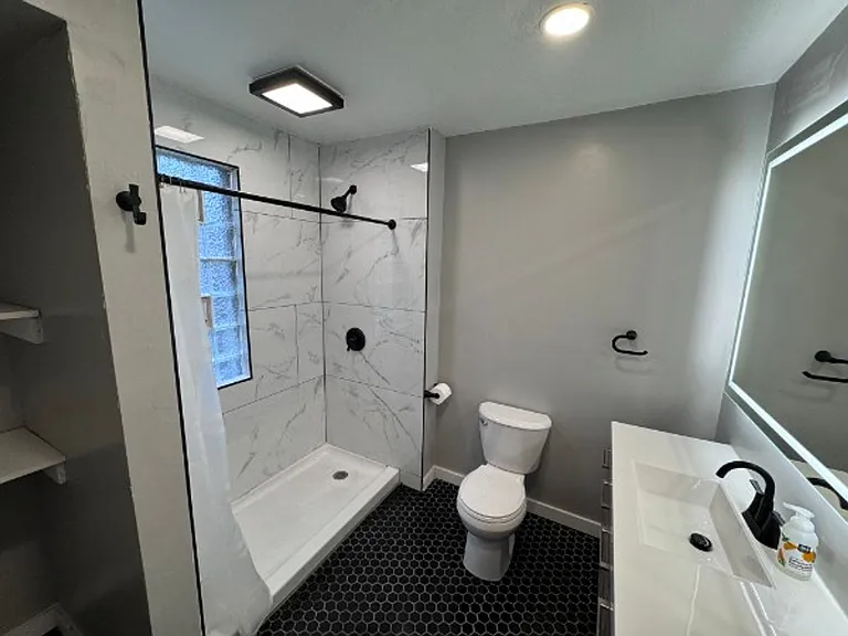 2863 N Downer Ave — Photo 4
