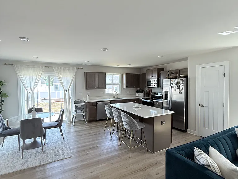 275 Haddonfield Ct — Photo 3