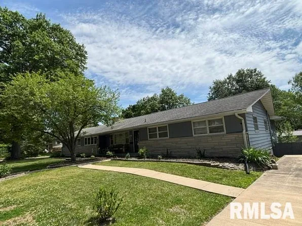 103 Penny Ln, Macomb, IL 61455