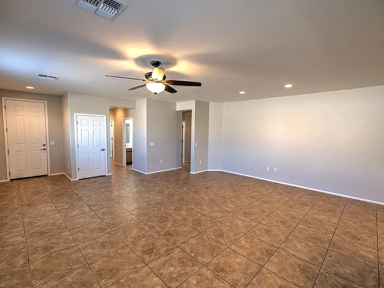 10458 S Cutting Horse Dr — Photo 9