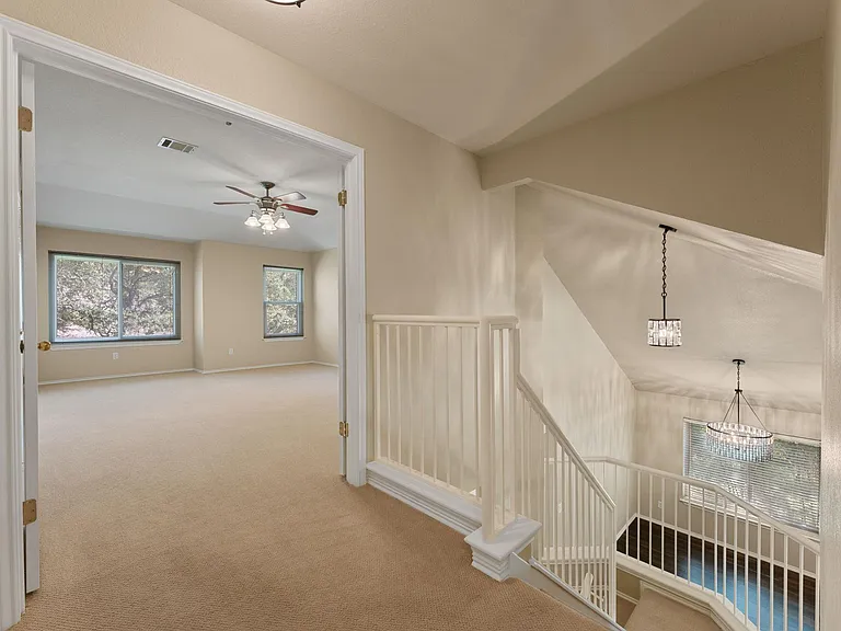 2104 Lobelia Dr — Photo 19