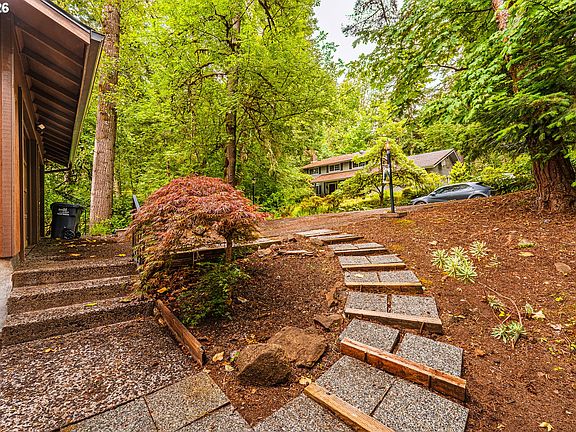3rd image of 2885 Timberline Dr