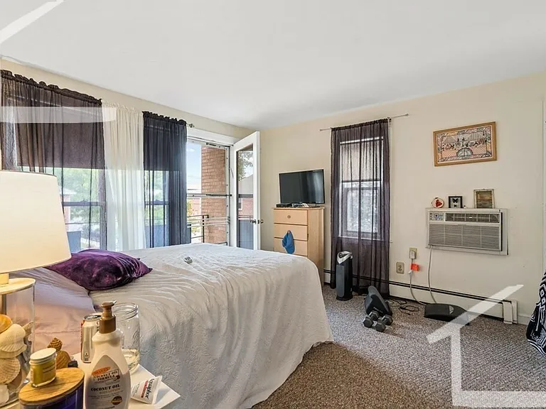 91 Silver Lake Ave #2 — Photo 8