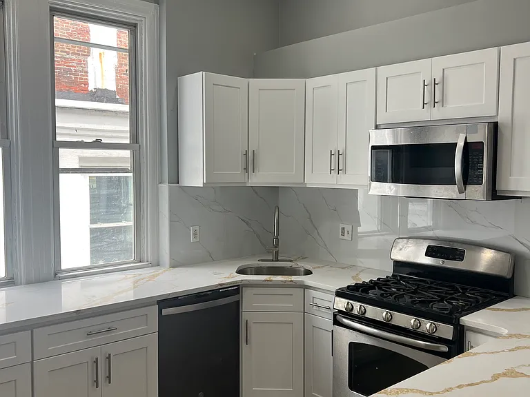 1129 S Broad St #2R — Photo 5