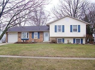 3229 W Carthage Dr, Freeport, IL 61032