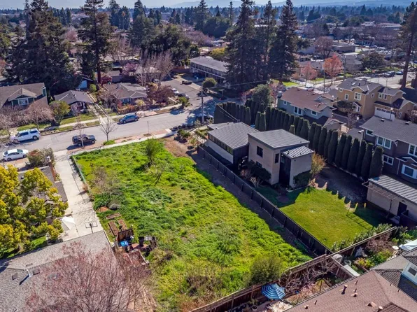 694 Pettis Ave, Mountain View, CA 94041