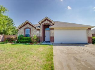 201 Clydesdale St, Waxahachie, TX 75165