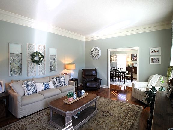 5th image of 3008 Wendover Rd