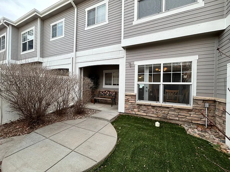5050 Brookfield Dr — Photo 16