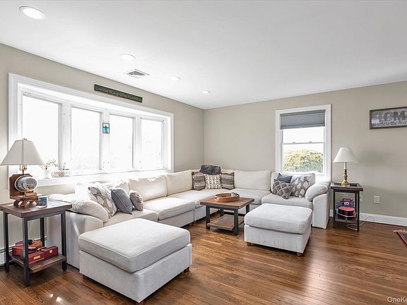 3rd image of 35 Lee Avenue