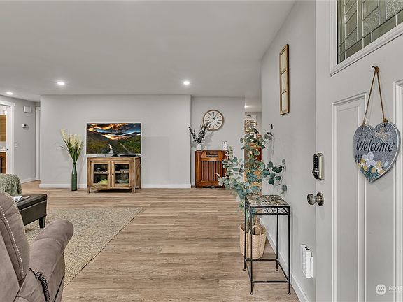 4th image of 30435 153rd Avenue SE