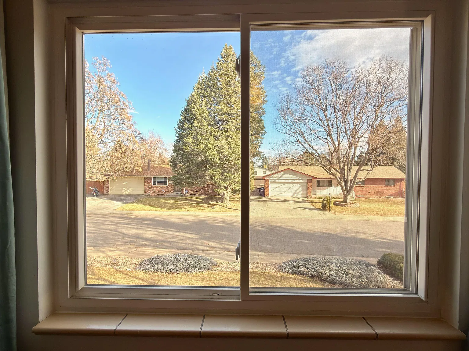 4 bed, 3.0 bath, 2600 sqft, $979 — Photo 3