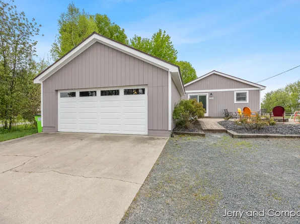 2058 N White Birch Dr, Mears, MI 49436