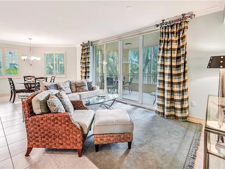 2748 Tiburon Blvd E #C-301 — Photo 7