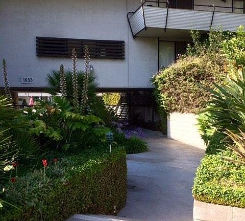 3rd image of 1633 Amberwood Dr APT 39