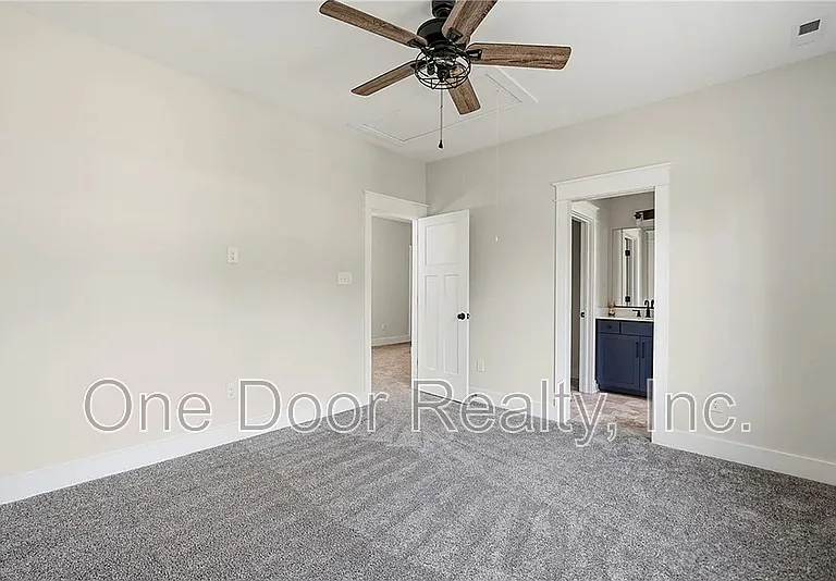 5320 Linkshire Ln — Photo 45