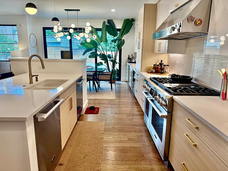 2524 Zenobia St — Photo 2