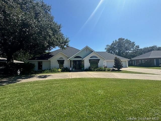1st image of 409 Orchard Dr