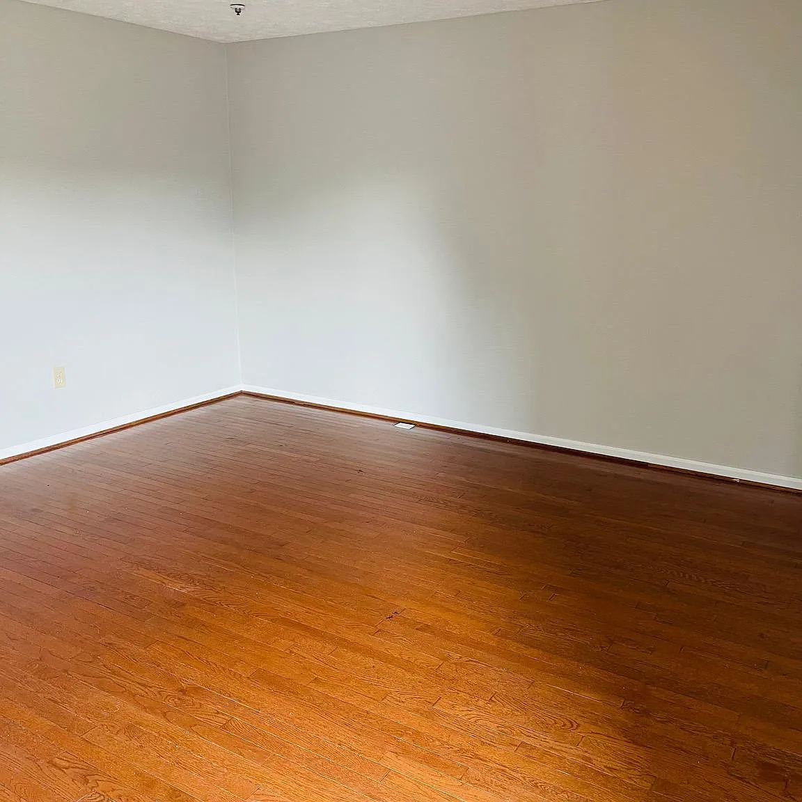 3 bed, 3.5 bath, 1320 sqft, $2,800 — Photo 3