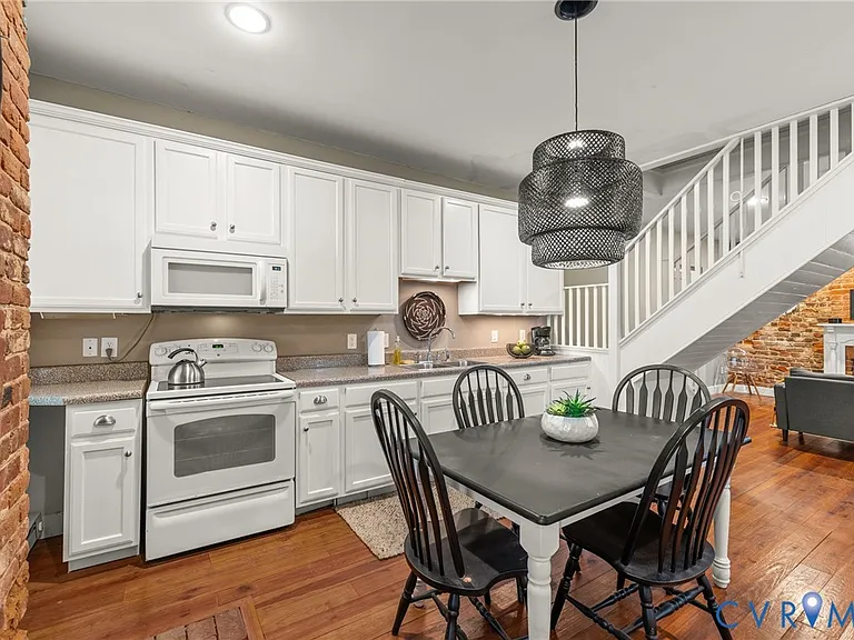 416 W Washington St — Photo 27