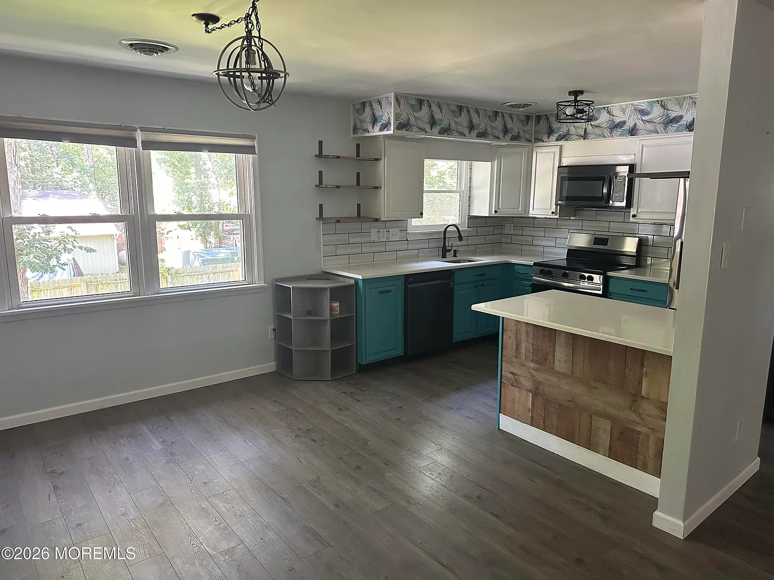 5 bed, 1742 sqft, $3,250 — Photo 3