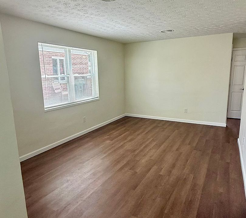 1st image of 2621 Oakley Ave