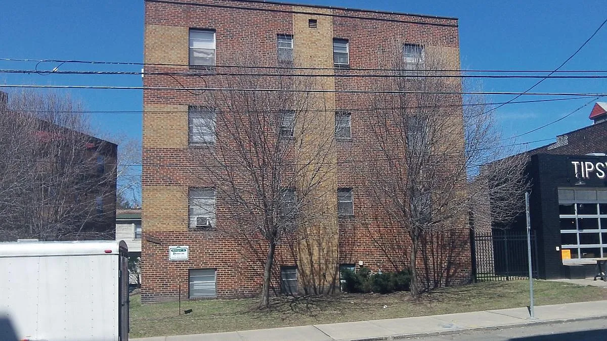 1 bed, 330 sqft, $1,100 — Photo 1