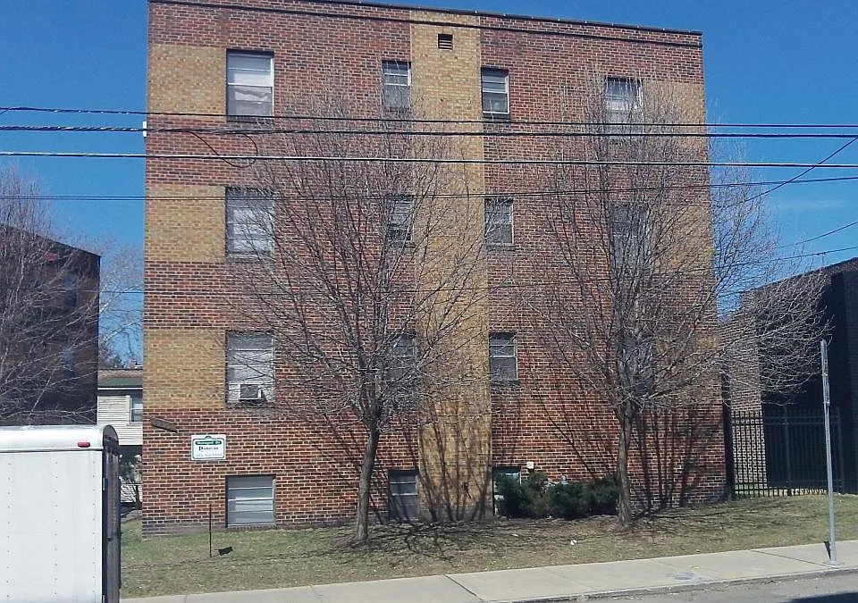 5735 Ellsworth Ave