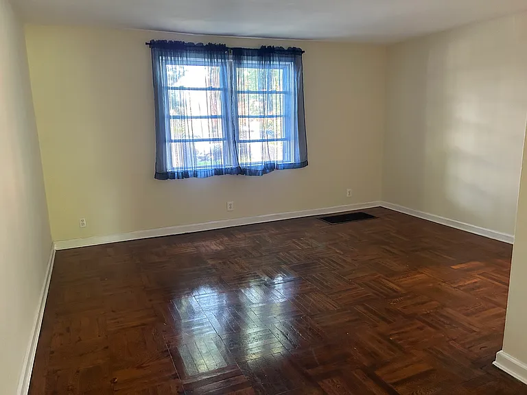 3109 W 2nd St #2 — Photo 6