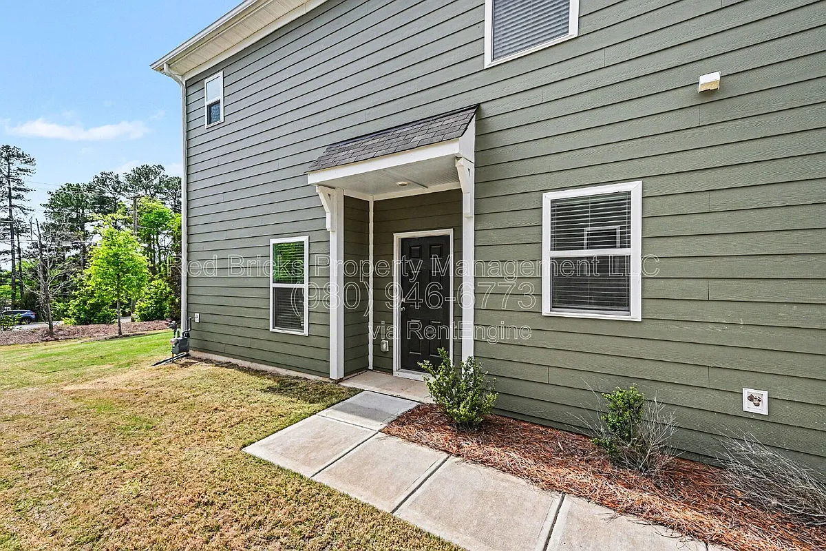 Building Photo - 2785 Yeager Dr