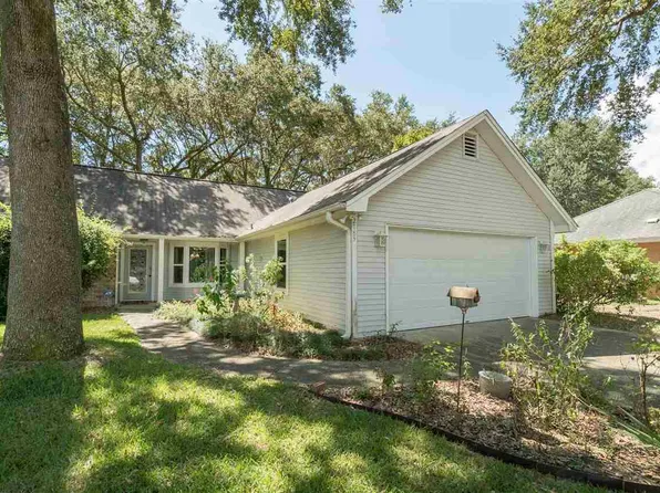 2783 Honeywood Dr, Pensacola, FL 32514