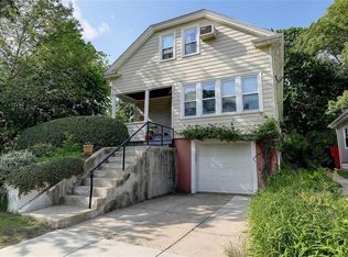 21 Oakdale St, Providence, RI 02908