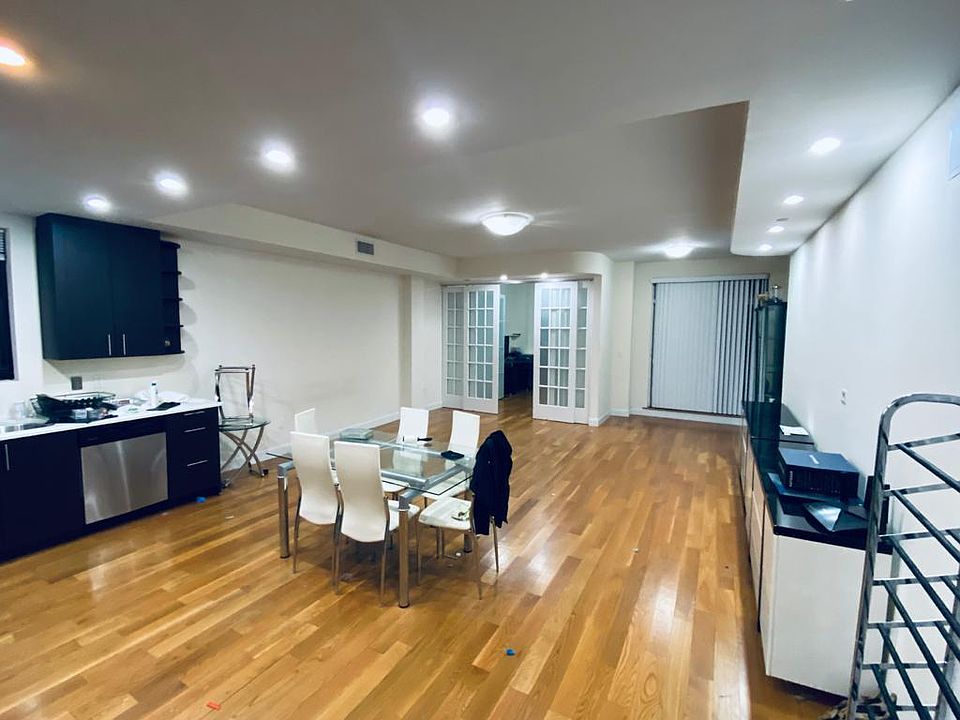 1st image of 1737 E 21st St #3-V